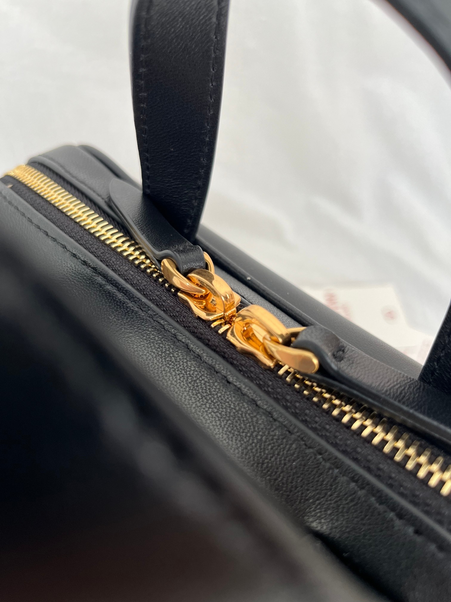 ヴァレンティノ「Valentino」  GARAVANI VIVA SUPERSTAR ショルダーバッグ