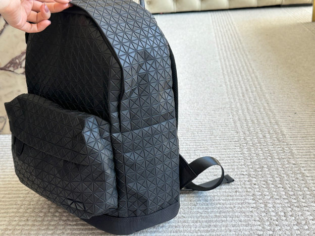 イッセイ・ミヤケ「Issey Miyake」ジオメトリックリュックサック