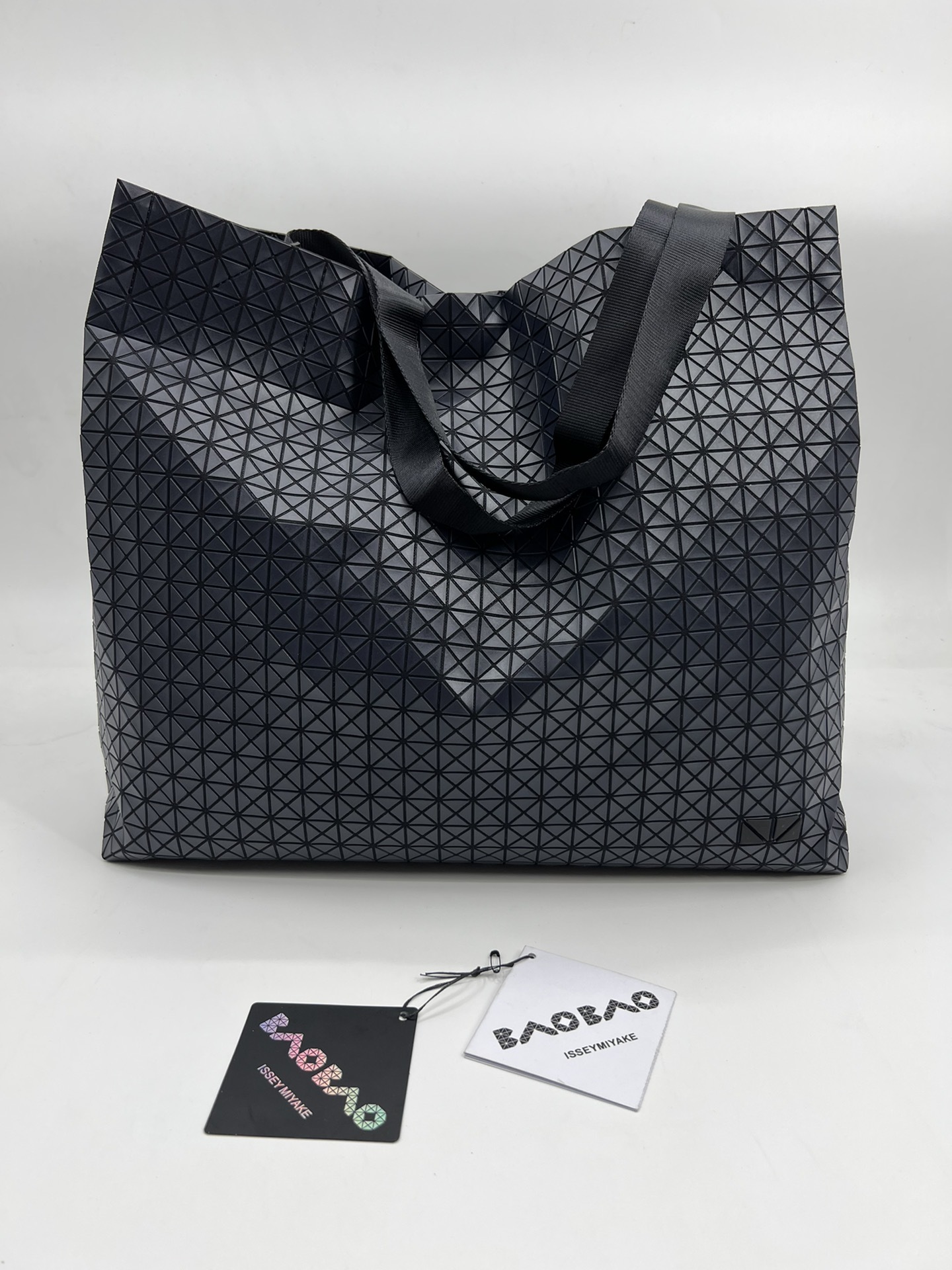 イッセイ・ミヤケ「Issey Miyake」ビジネストートバッグ