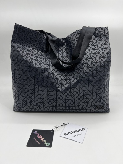 イッセイ・ミヤケ「Issey Miyake」ビジネストートバッグ