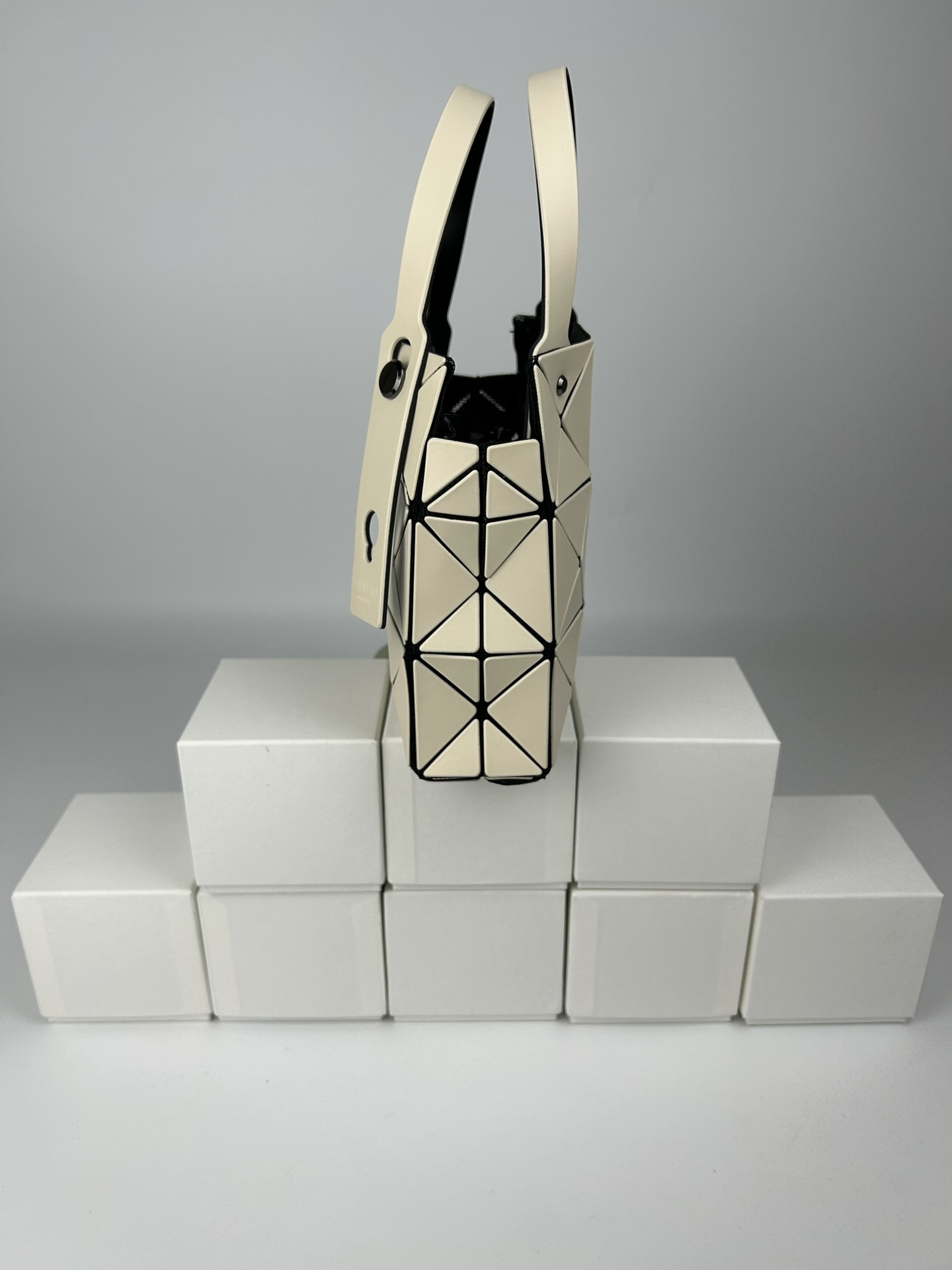 イッセイ・ミヤケ「Issey Miyake」CARAT ジオメトリックボックスバッグ