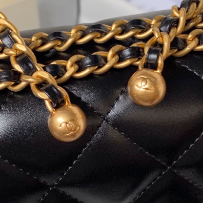 シャネル「Chanel」Double Gold Ball Drawstring Mini Bag