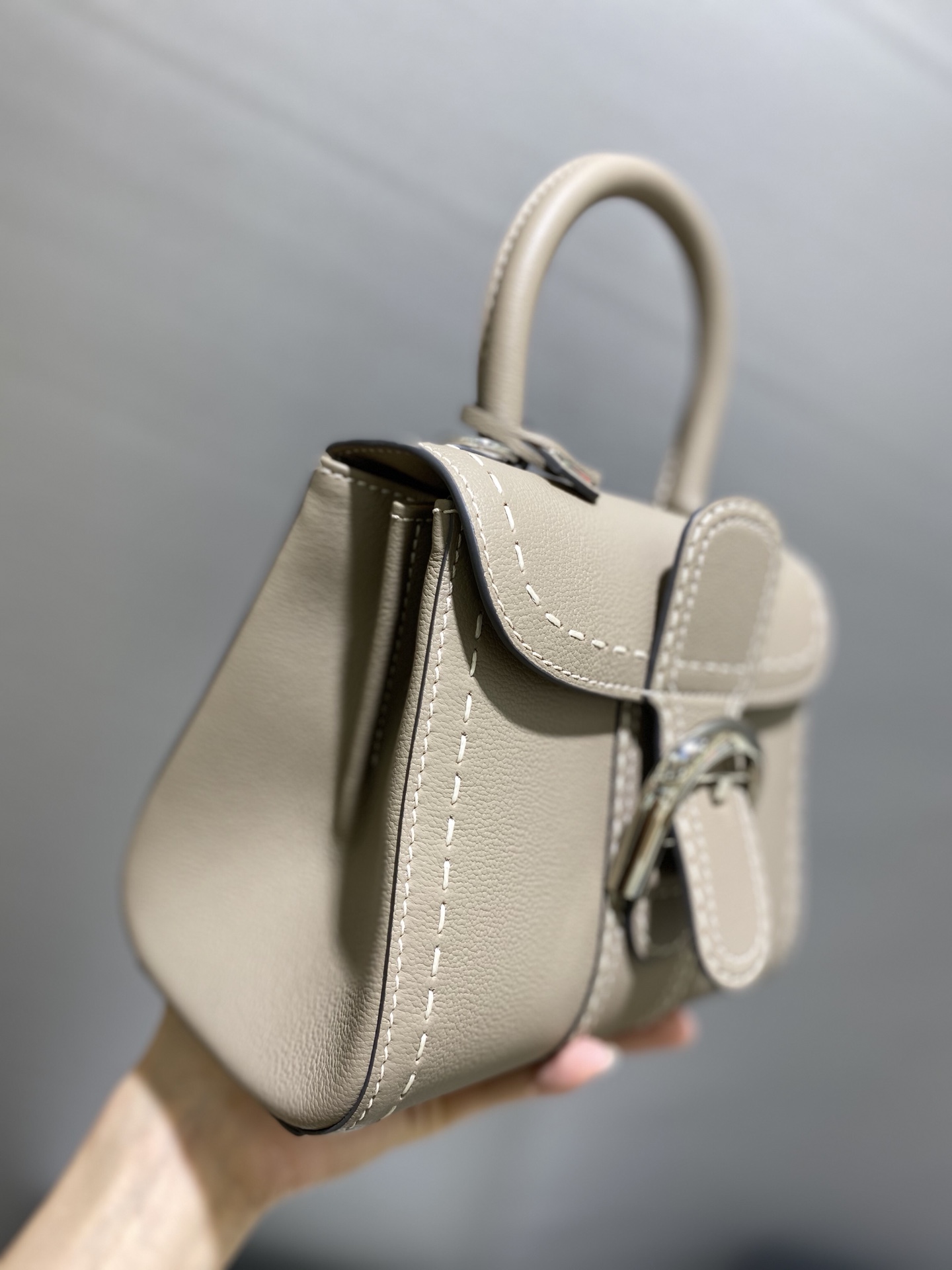 デルヴォー「Delvaux」External Stitch Shoulder Bag