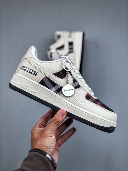 「コラボモデル」Burberry x Nike米黒コラボレーションモデル ローグループスニーカー