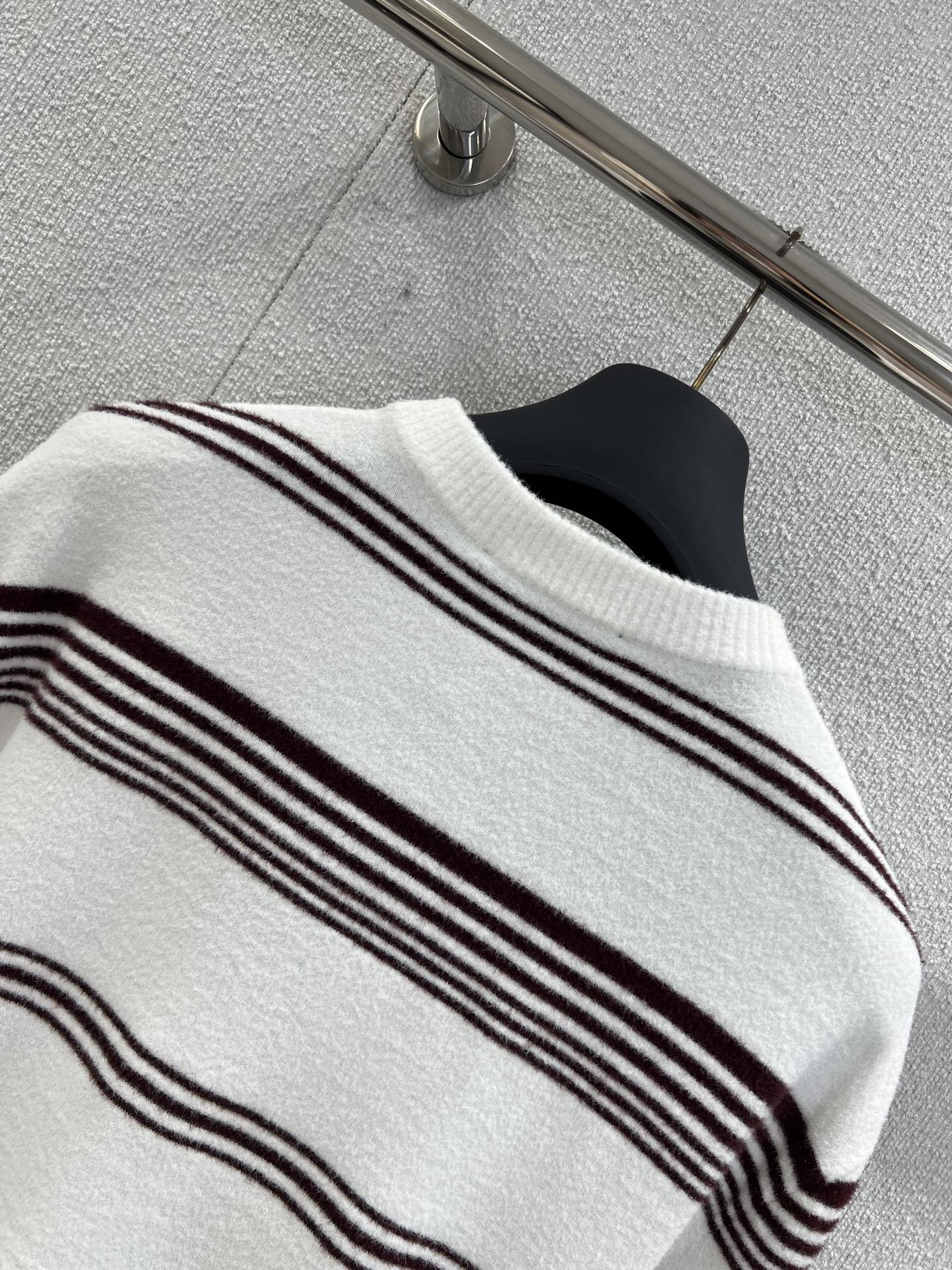 ルイ・ヴィトン「Louis Vuitton」25FW ホリゾンタルストライプ レザーパッチニットセーター