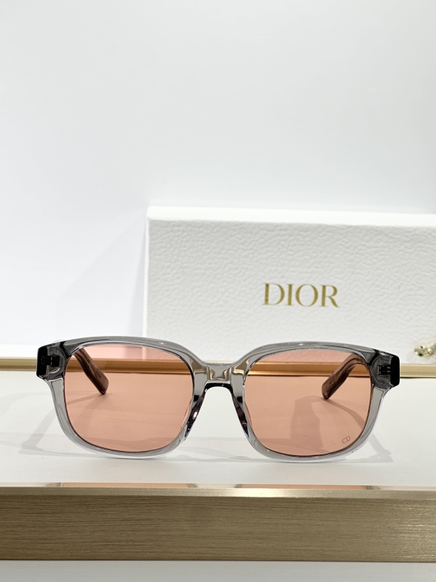 ディオール「Dior」So Real サングラス