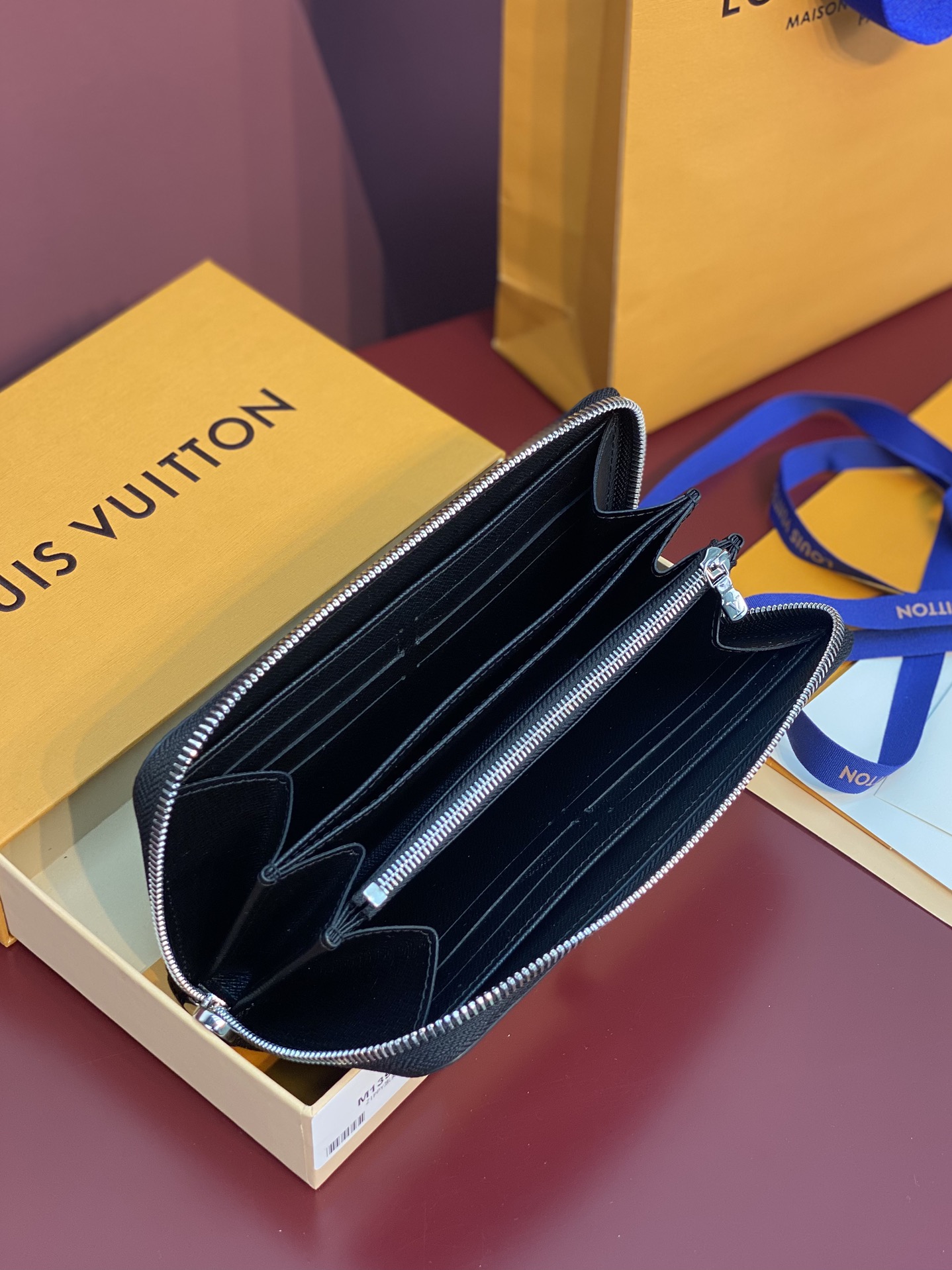 ルイ・ヴィトン「Louis Vuitton」LV × TM ジッピー･ウォレット