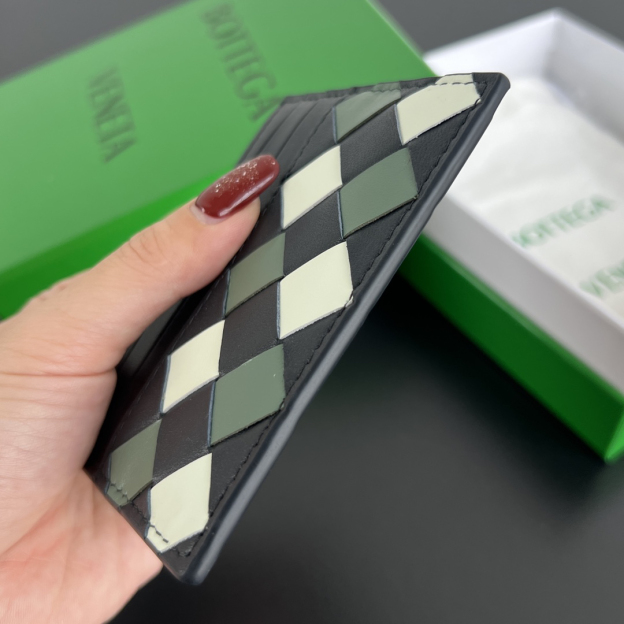 ボッテガ・ヴェネタ「Bottega Veneta」スリムカードケース