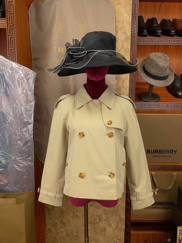 バーバリー「Burberry」 Stand Collar Cotton Gabardine Short Trench Coat