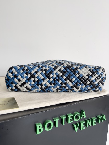 ボッテガ・ヴェネタ「Bottega Veneta」Intrecciato ミニバッグ