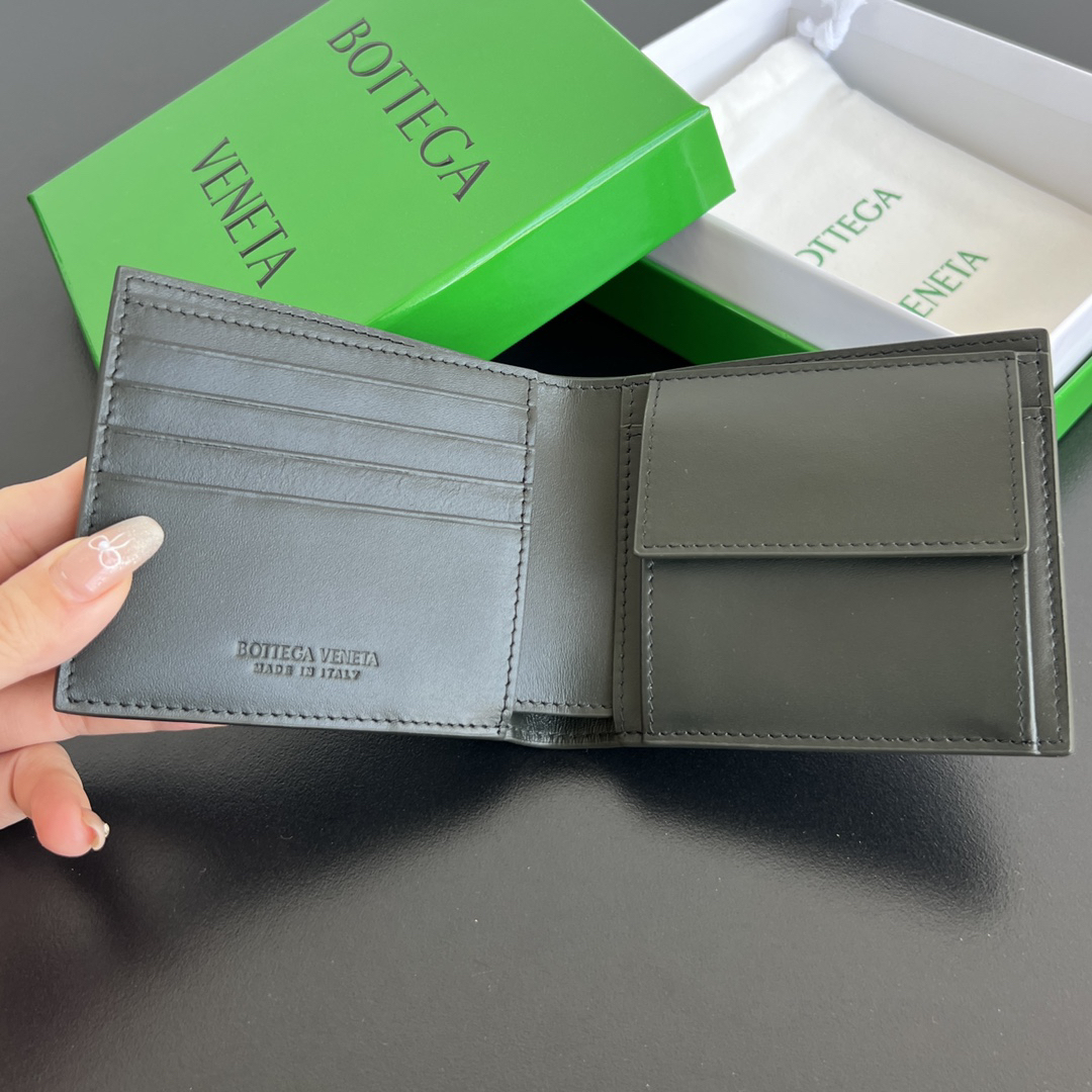 ボッテガ・ヴェネタ「Bottega Veneta」Intrecciato コインポケット付きショートウォレット