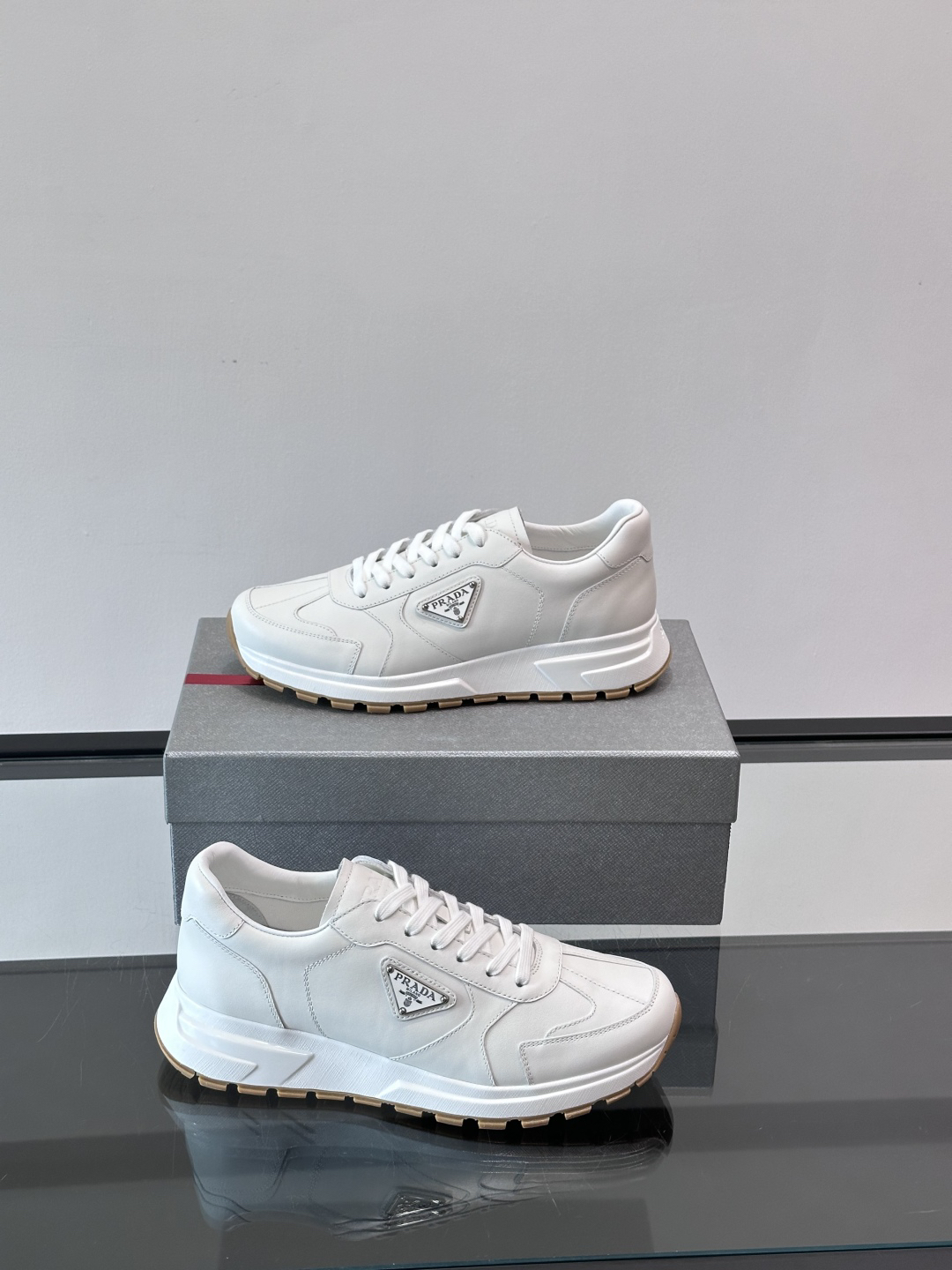 プラダ「Prada」メンズ スポーツ スニーカー