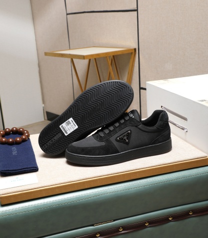 プラダ「Prada」メンズ スポーツ スニーカー
