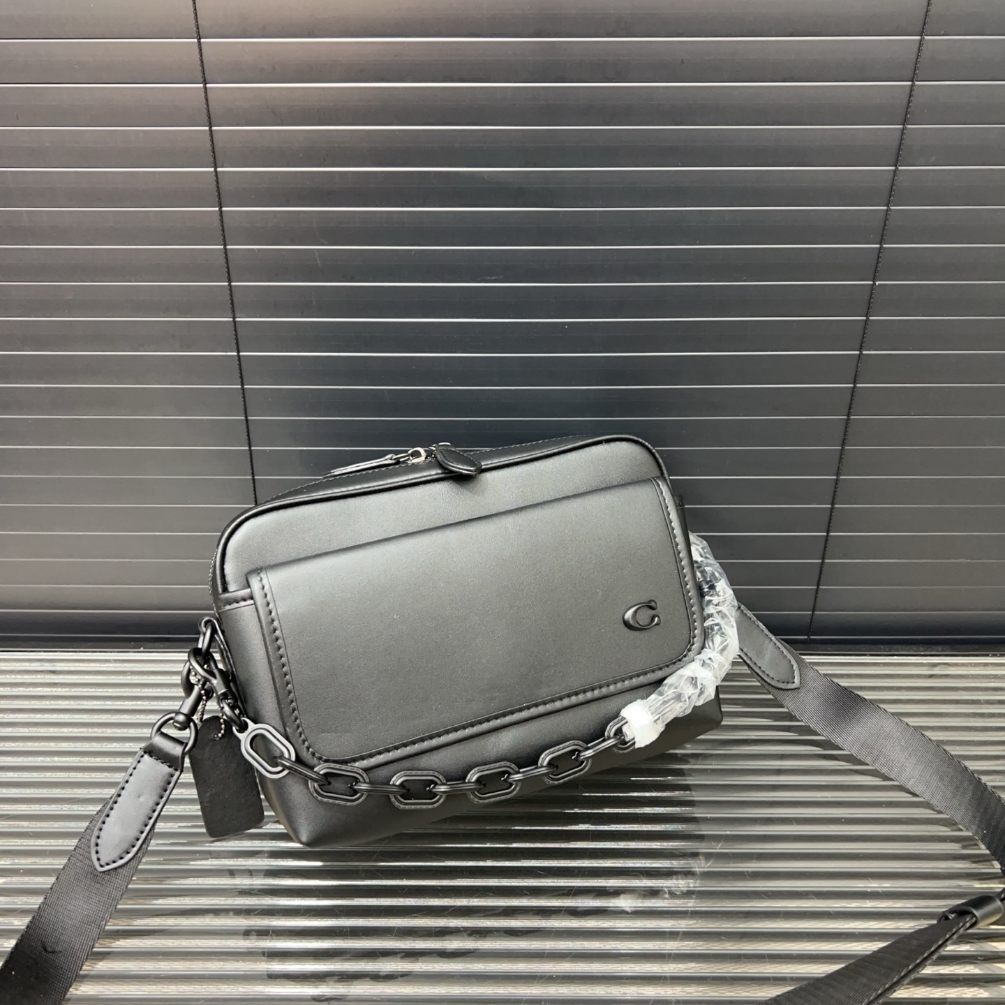 コーチ「Coach」CHARTER FLAP 24 クロスボディーバッグ