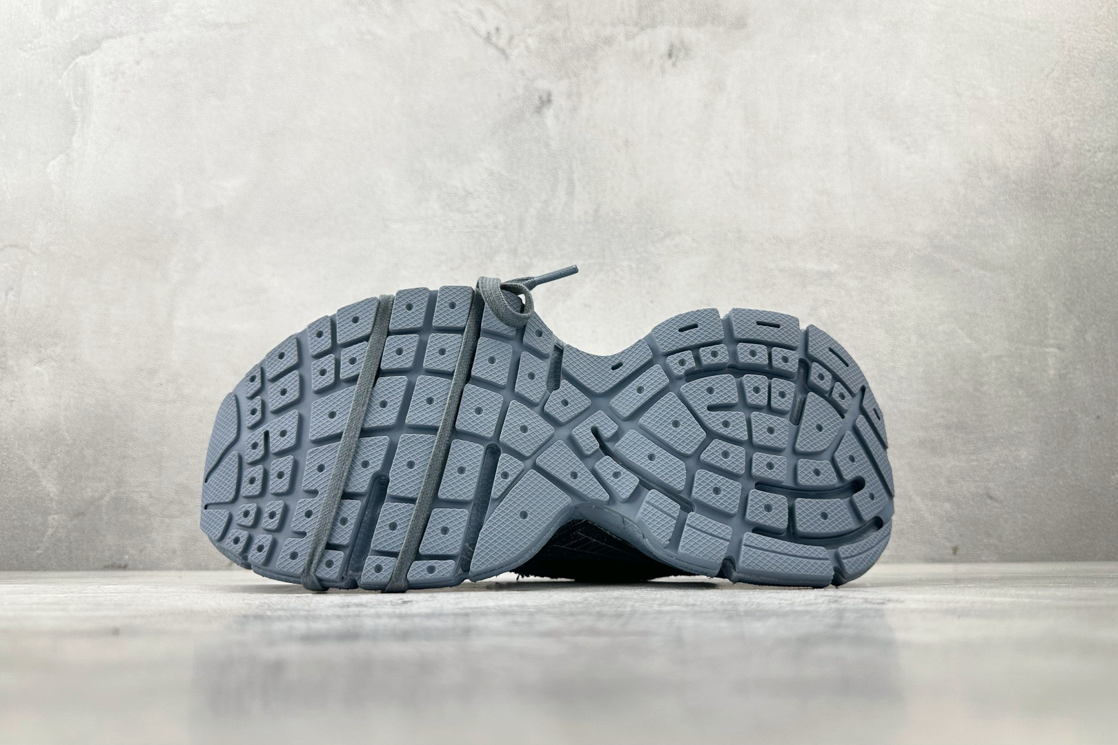 バレンシアガ「Balenciaga」トリプルS スニーカー