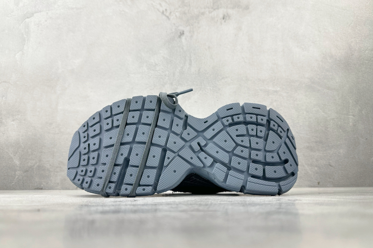 バレンシアガ「Balenciaga」トリプルS スニーカー