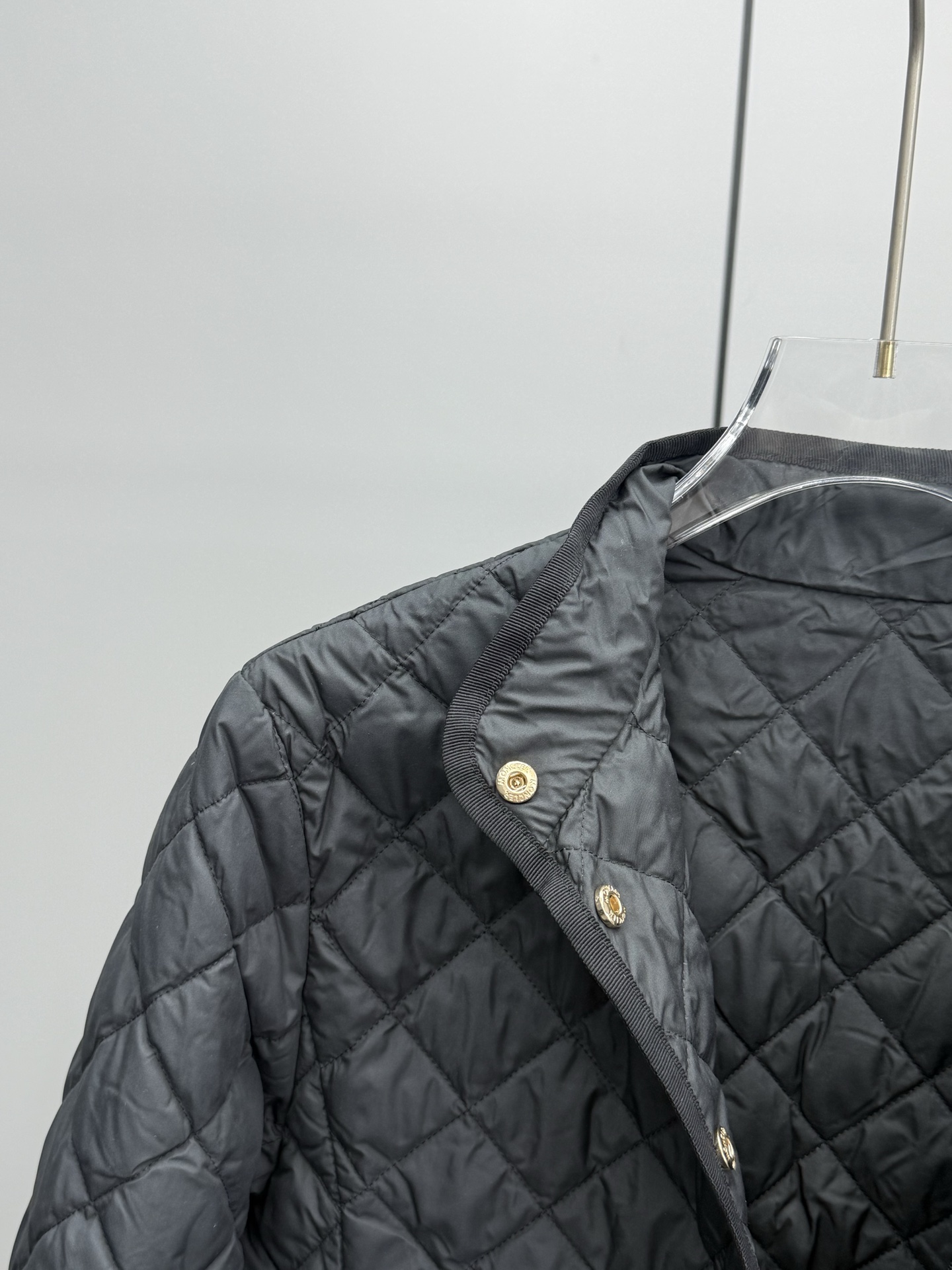 モンクレール「Moncler」ダイヤモンドキルティング スタンドカラー フィットド フレアショート ダウンジャケット