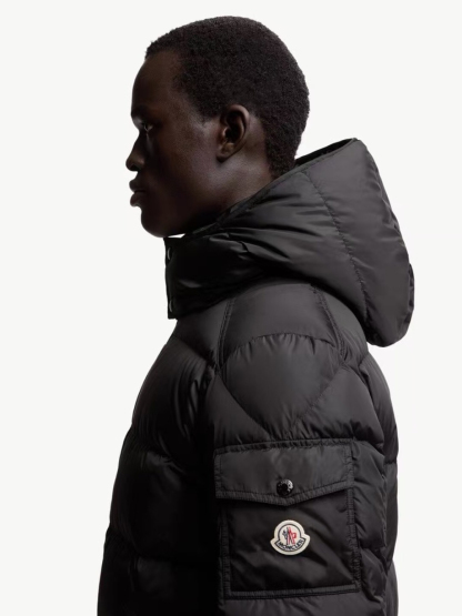 モンクレール「Moncler」Maya Mat ダウンジャケット