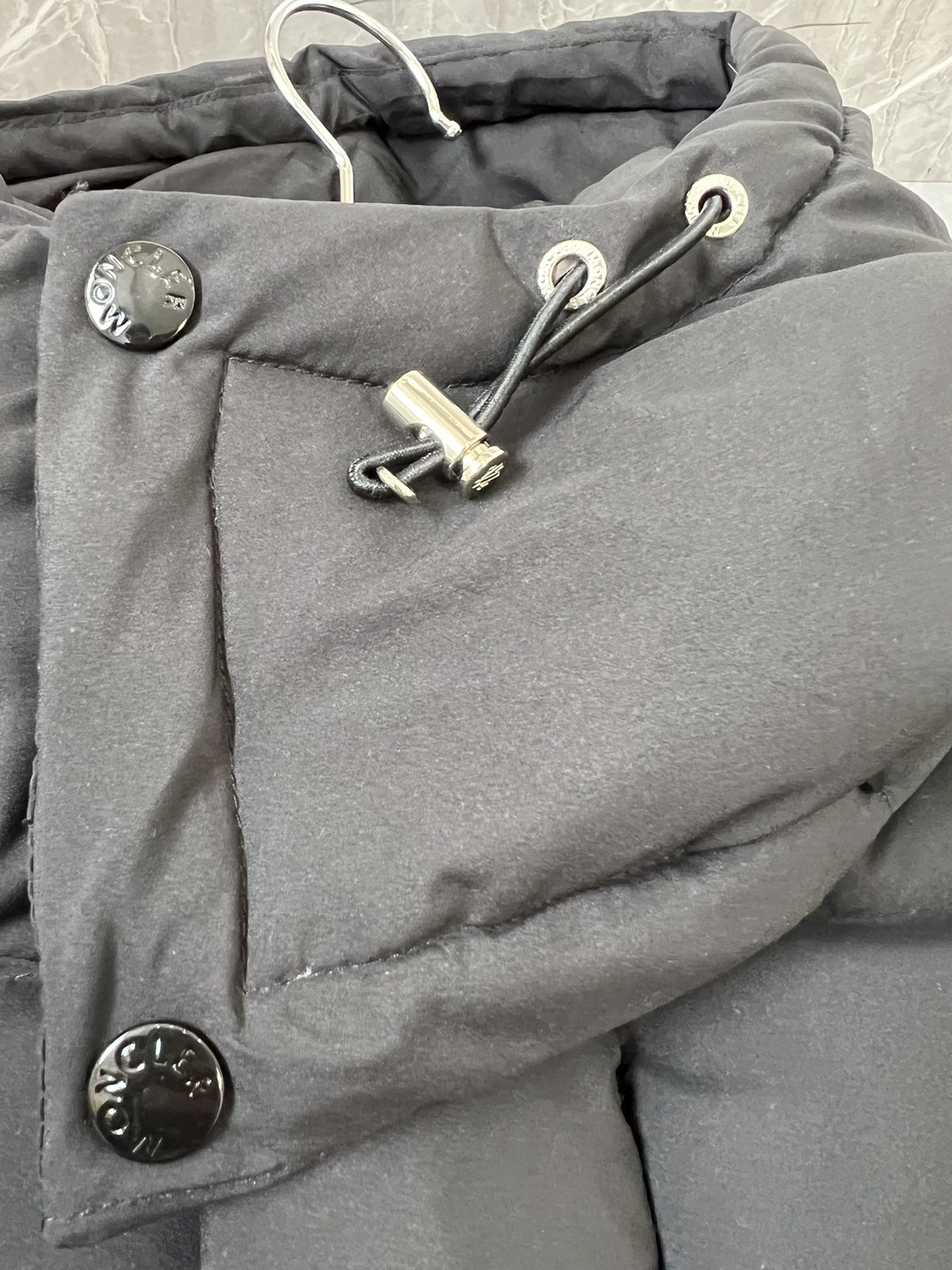 モンクレール「Moncler」Vezere ダウンジャケット