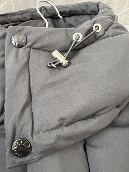 モンクレール「Moncler」Vezere ダウンジャケット