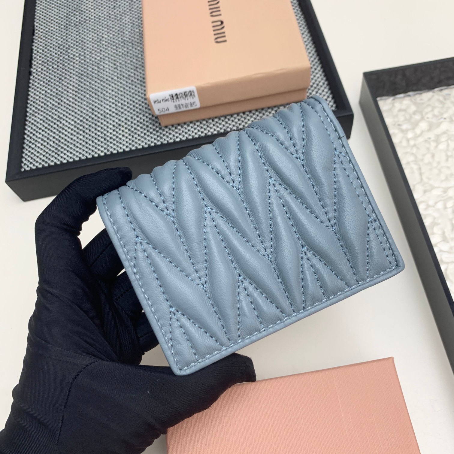 ミュウミュウ「Miu Miu」マテラッセレザー  折り財布