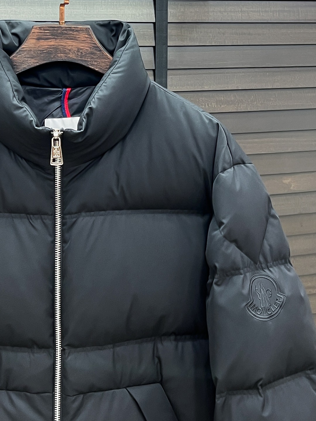 モンクレール「Moncler」スタンドカラー ダウンジャケット
