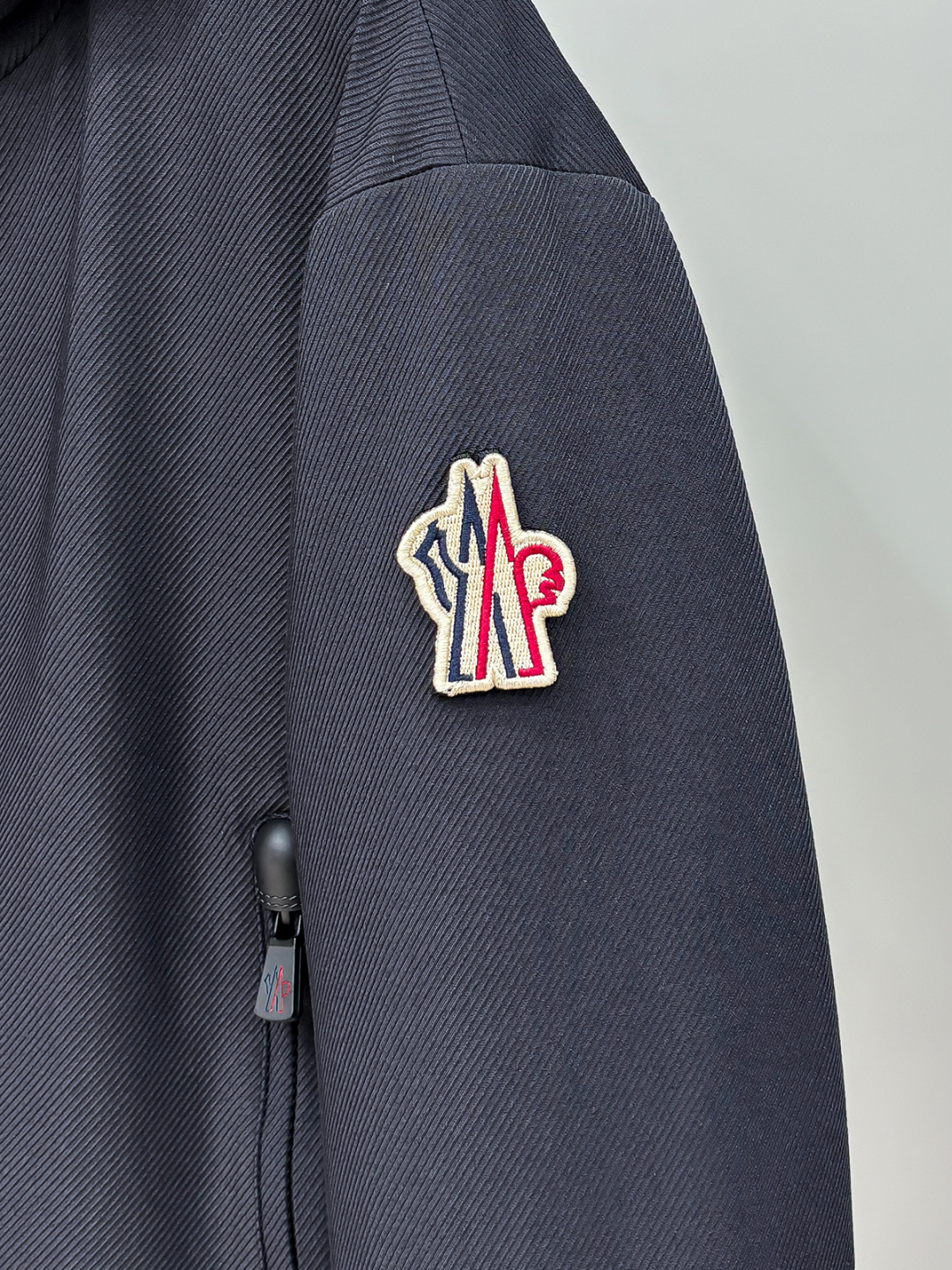 モンクレール「Moncler」Praz ショート ダウンジャケット