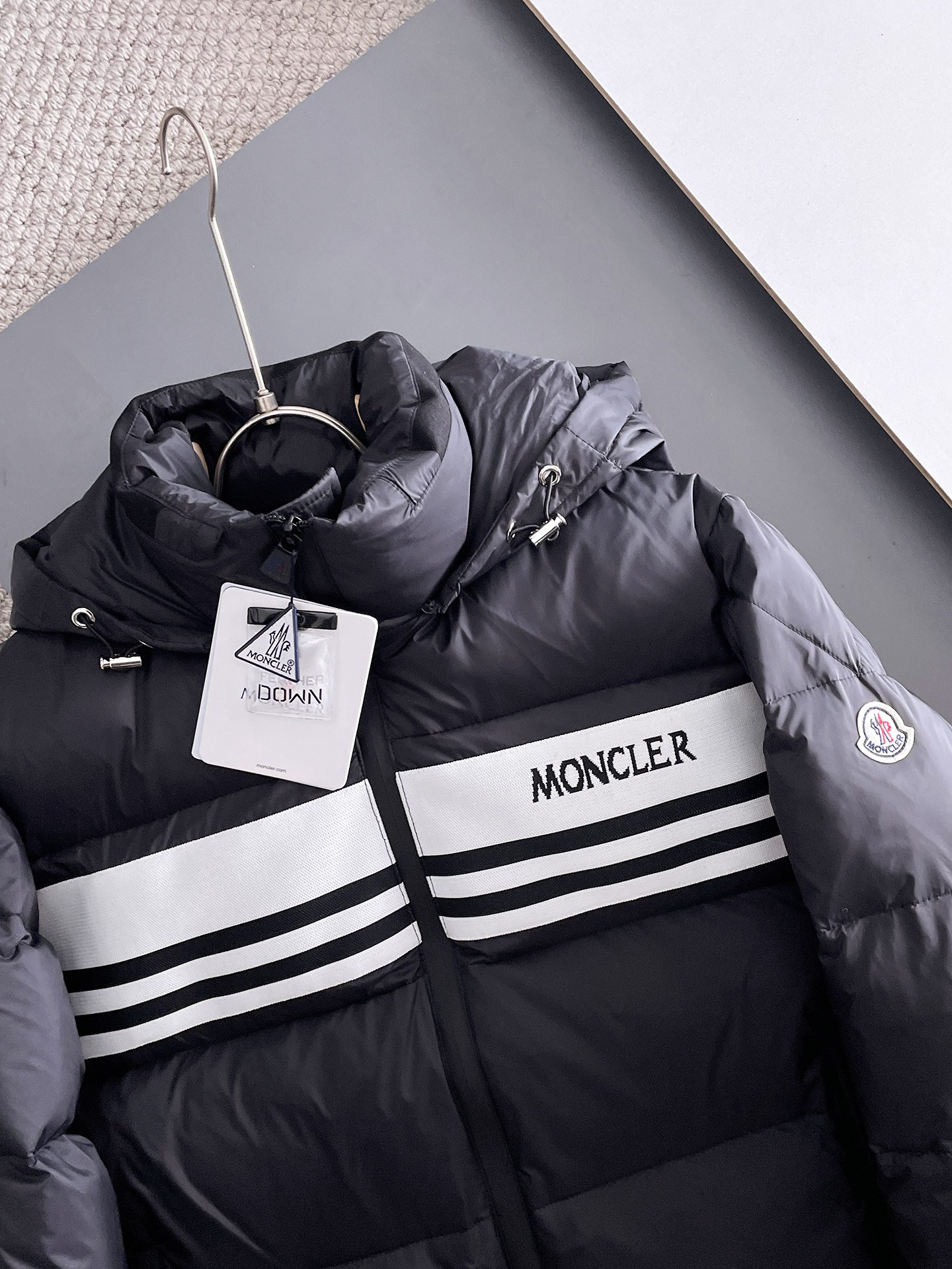 モンクレール「Moncler」スタンドカラー ダウンジャケット