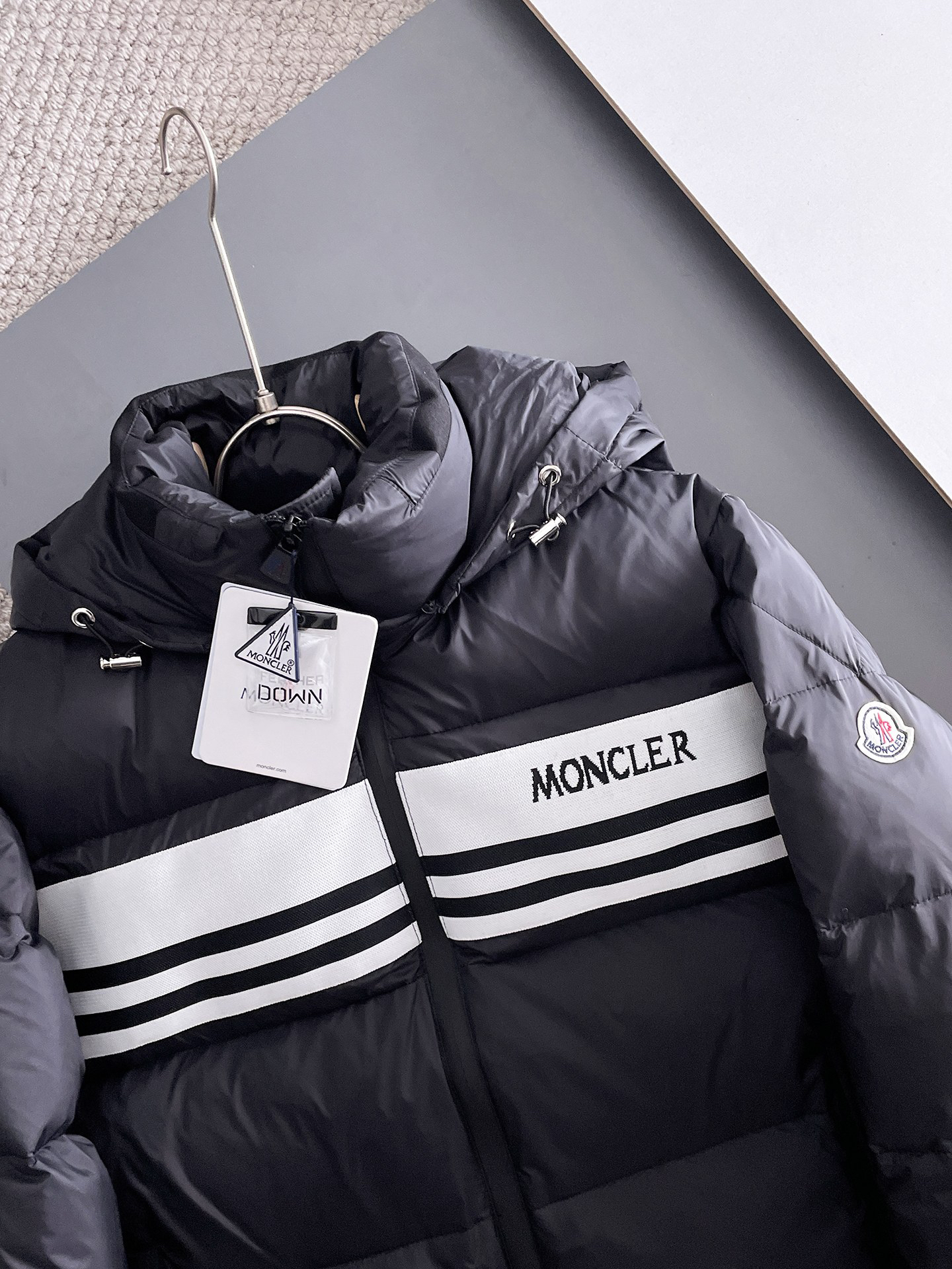 モンクレール「Moncler」スタンドカラー ダウンジャケット