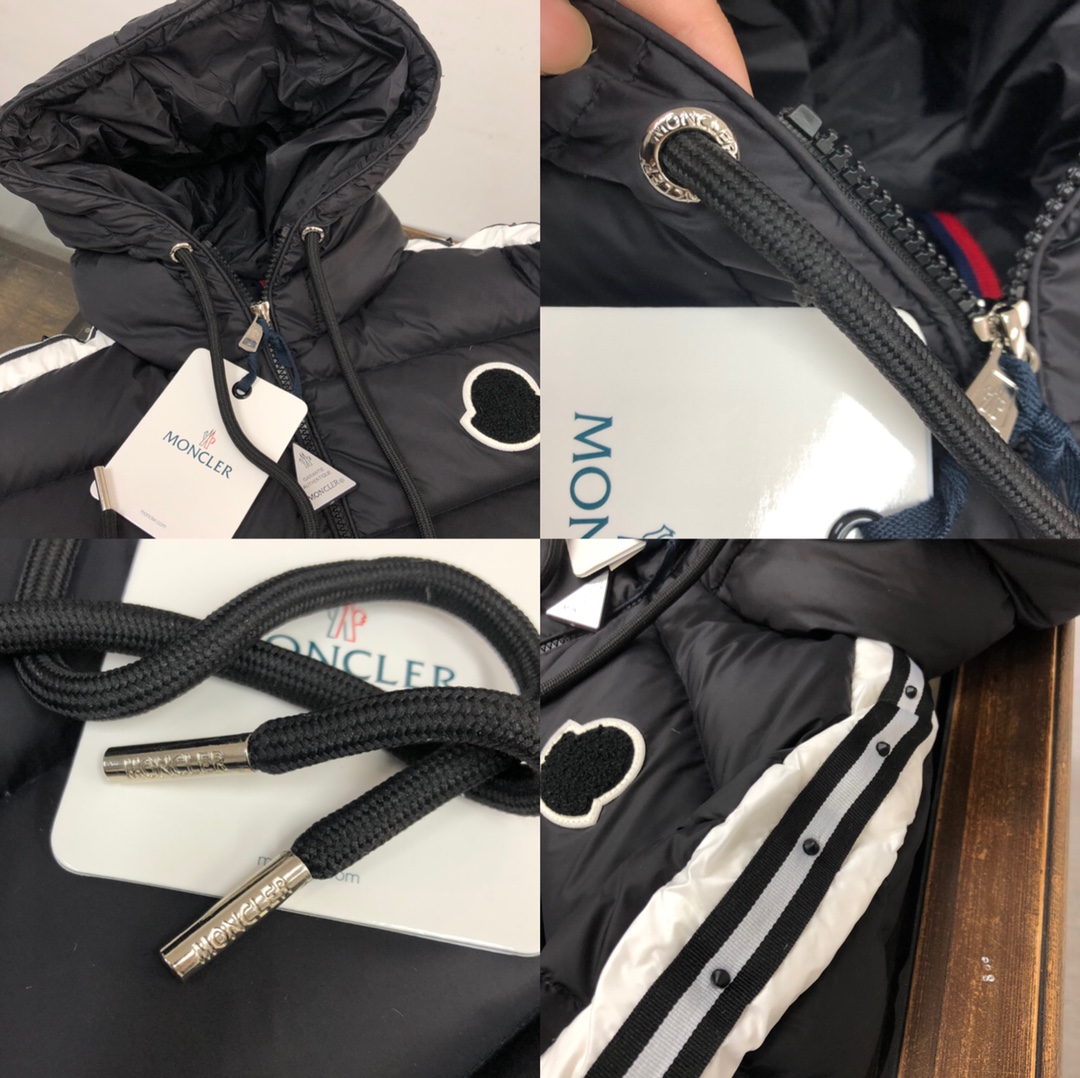 モンクレール「Moncler」 ダウンジャケット