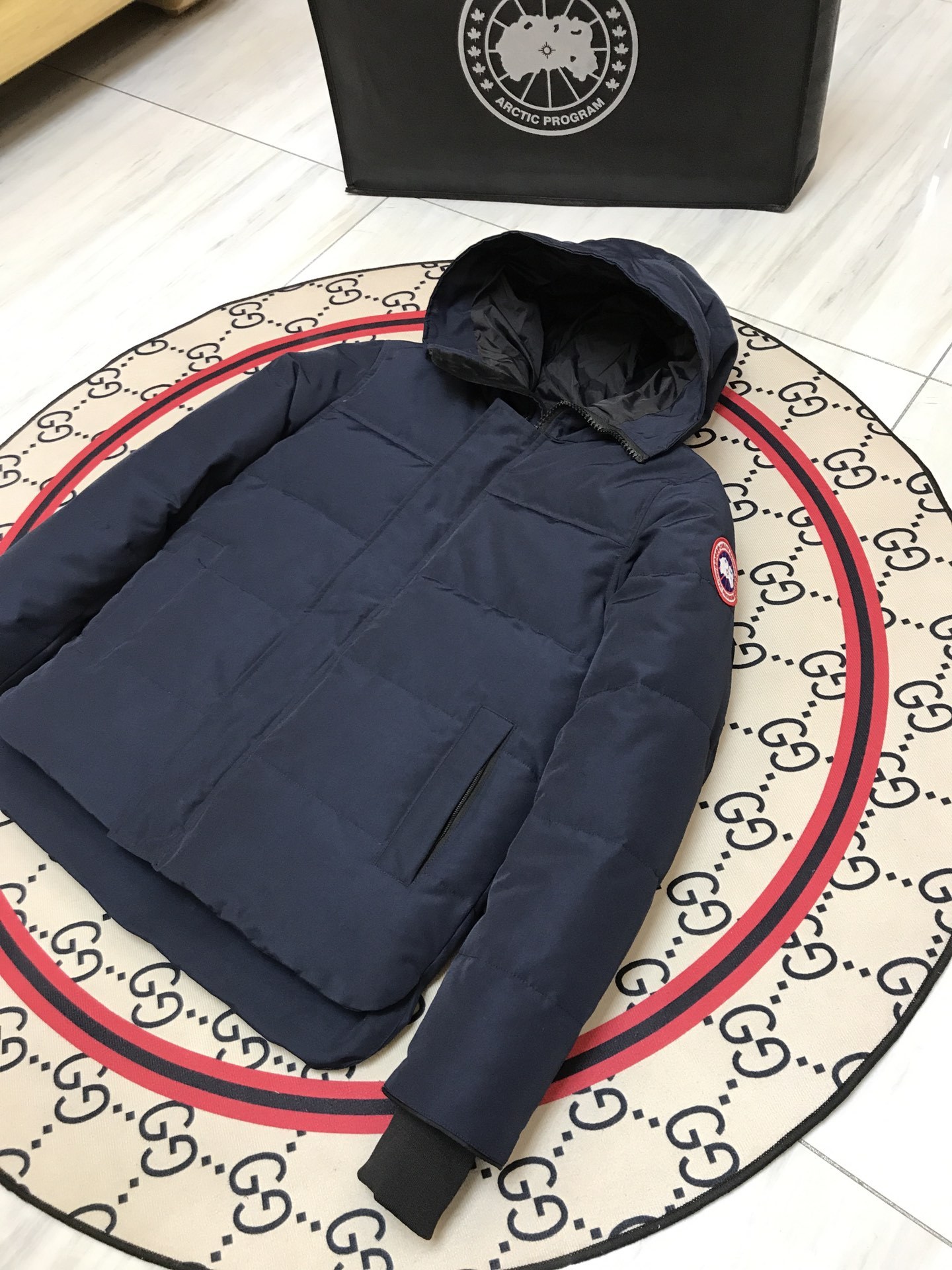 カナダグース「Canada Goose」Freestyle Crew ダウンジャケット