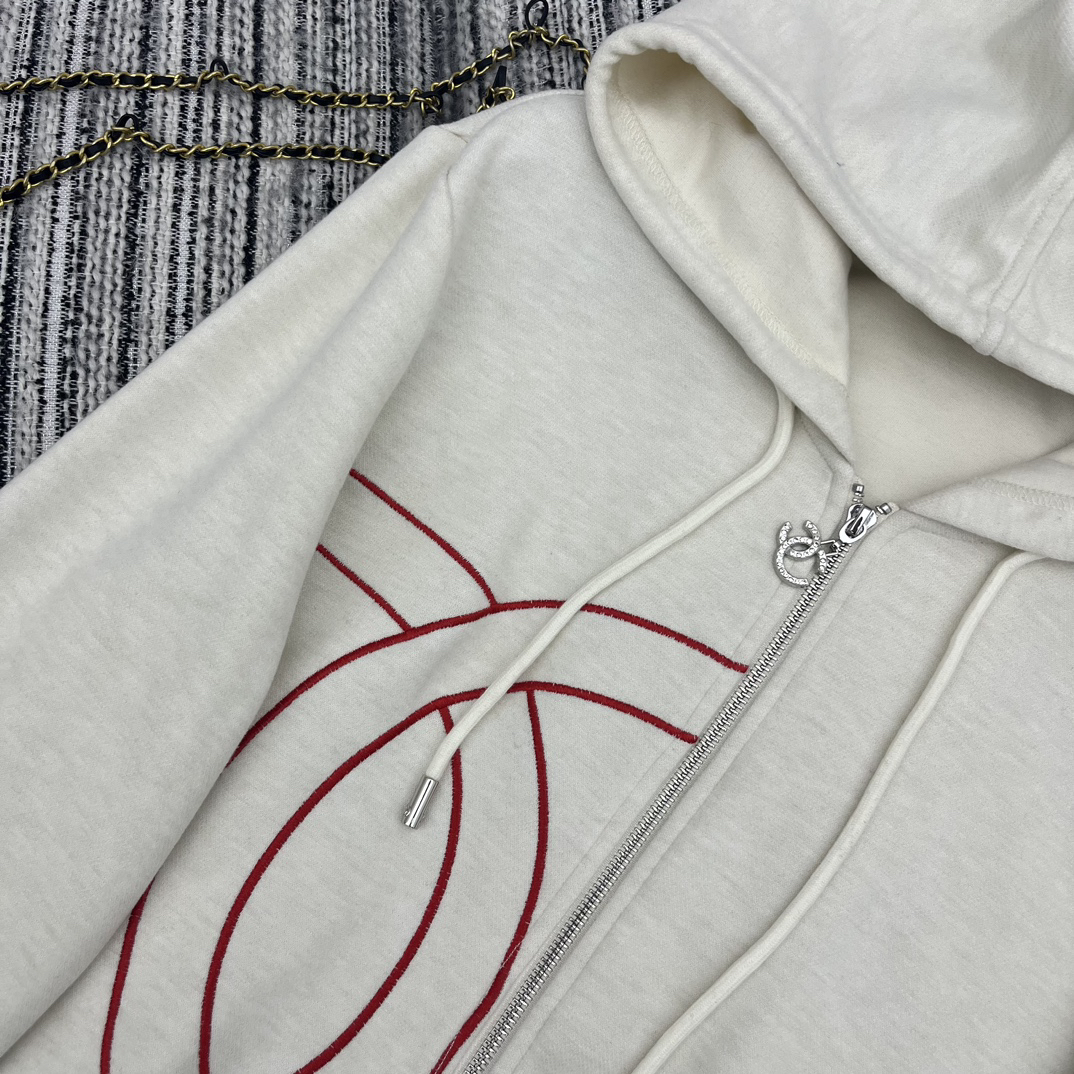 シャネル「Chanel」ダブルC エンブロイダリー パーカ & ハイウエスト ワイドパンツ セット