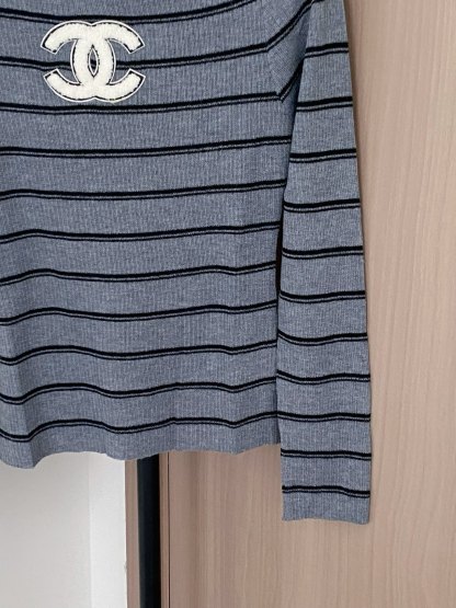 シャネル「Chanel」ロゴ ボタン ニット セーター