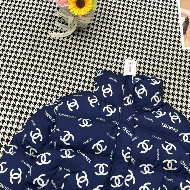 シャネル「Chanel」モノグラム スタンドカラー キルトド コート