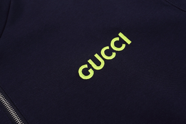 グッチ「Gucci」エンブロイダリー ジップネック スウェットシャツ