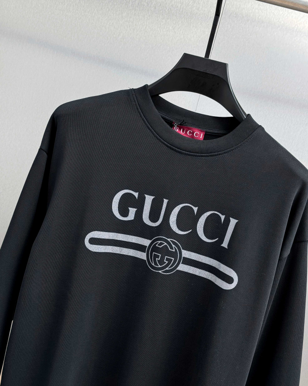 グッチ「Gucci」ロゴ プリント ラウンドネック スウェットシャツ