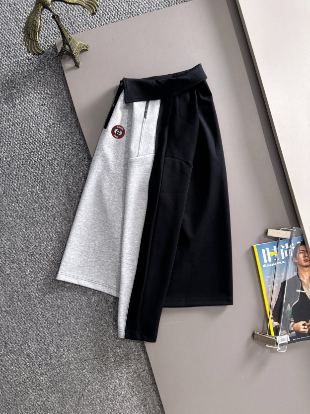 グッチ「Gucci」ロゴデザイン ハイネック ジップアップ スウェットシャツ