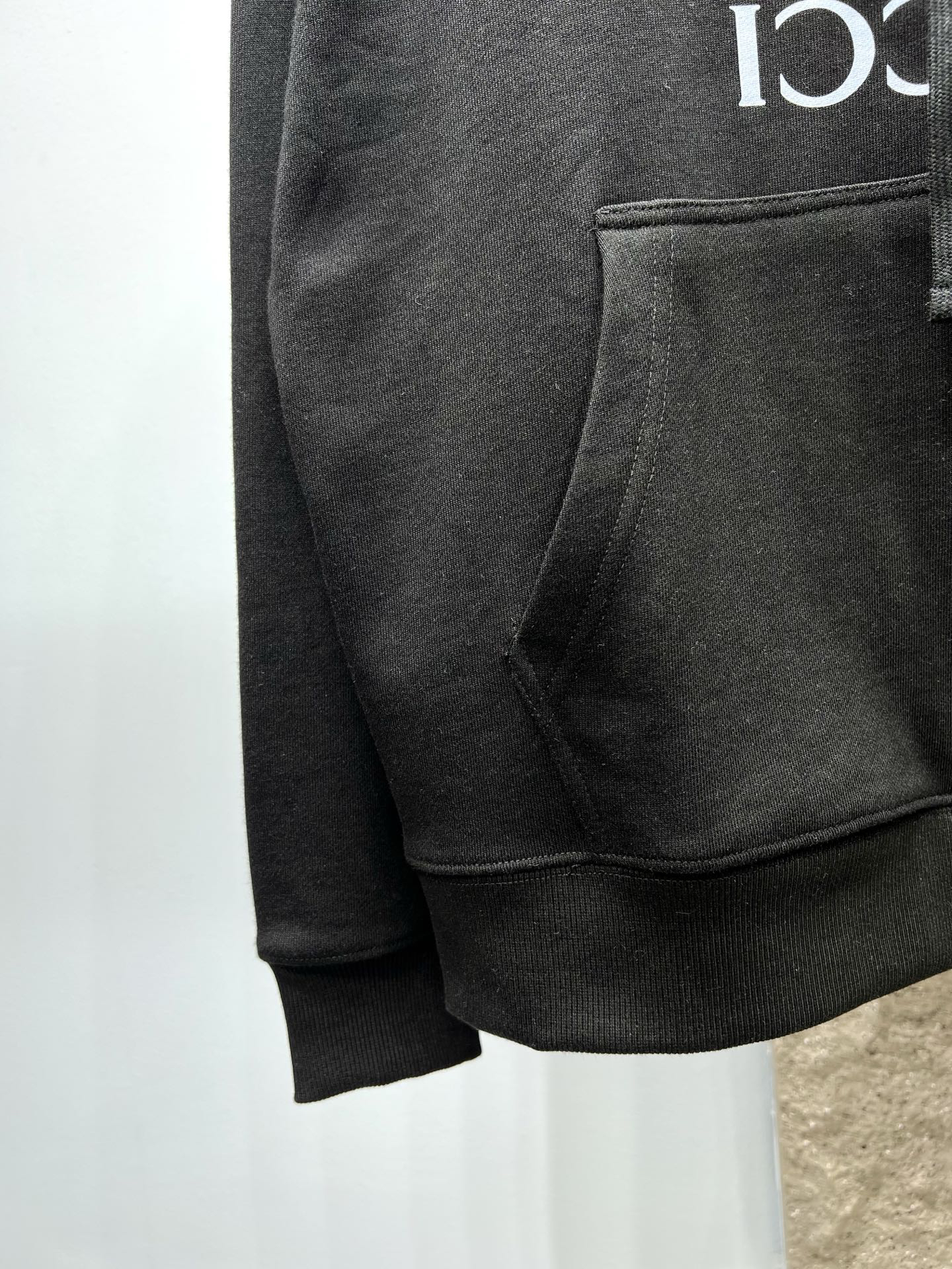 グッチ「Gucci」ロゴプリント パーカー