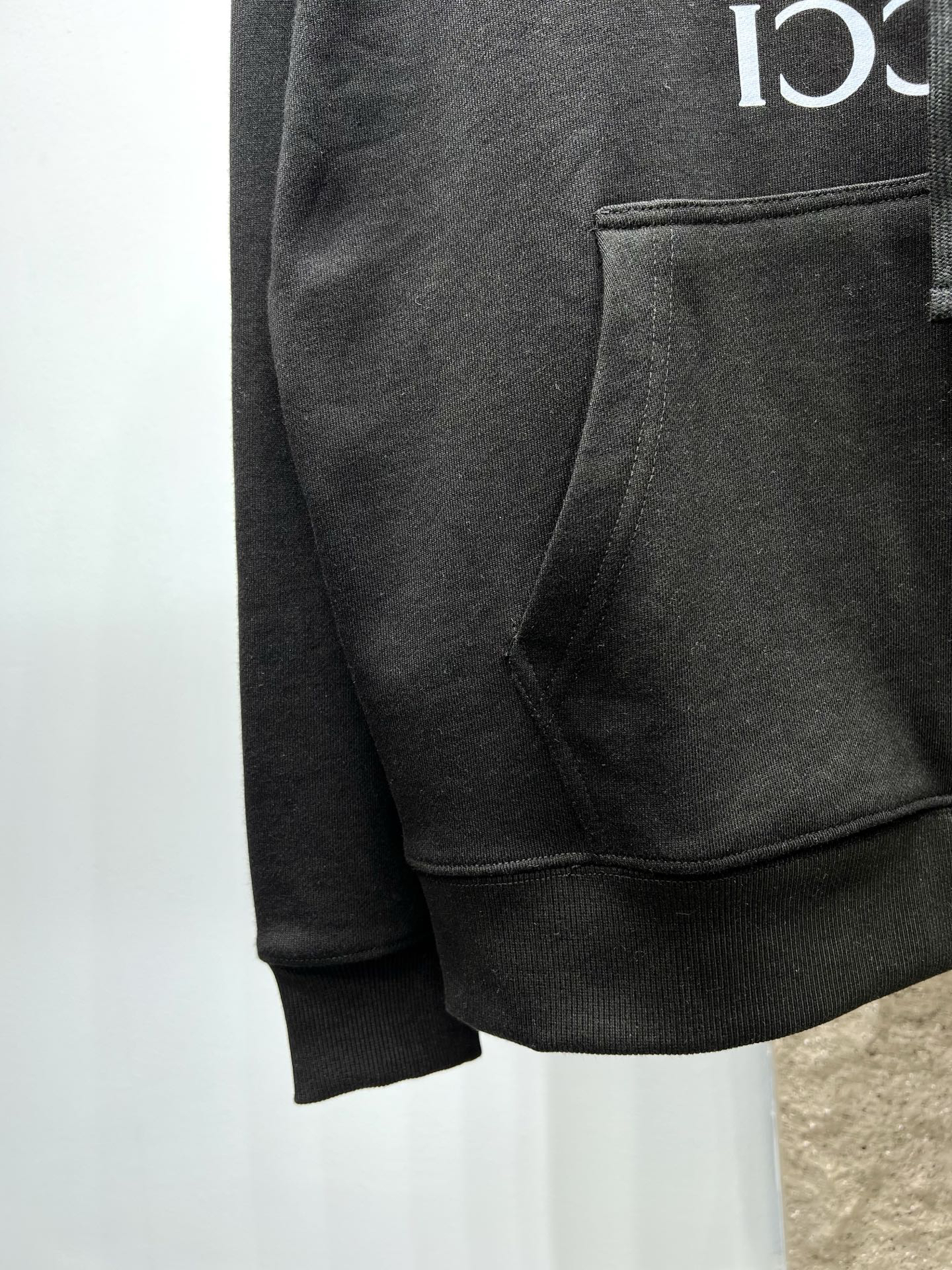 グッチ「Gucci」ロゴプリント パーカー