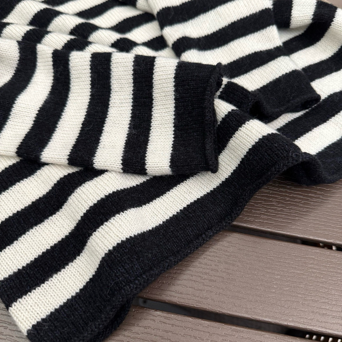 ディオール「Dior」マリンストライプ ニットセーター