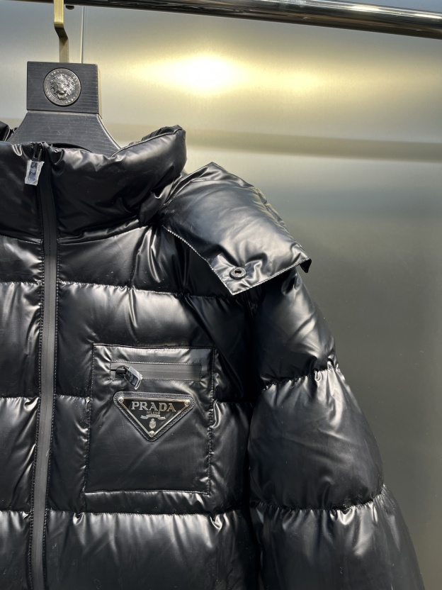 プラダ「Prada」カラーブロック ダウンジャケット