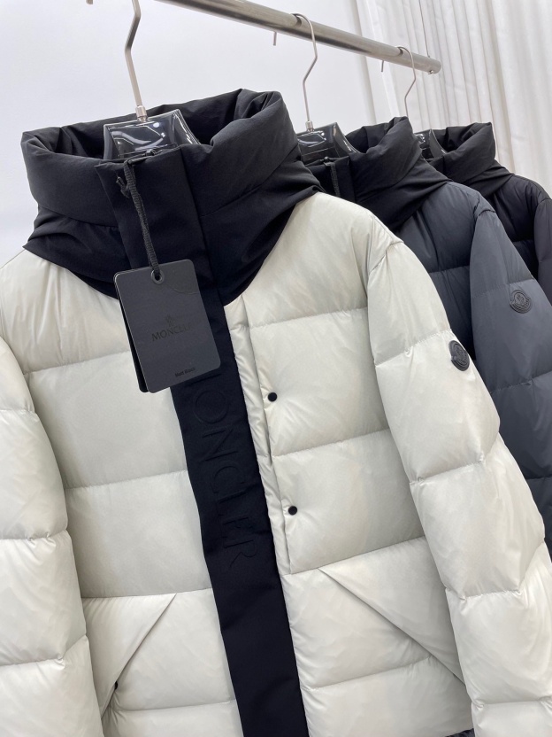 モンクレール「Moncler」パッチワーク フード付きダウンジャケット