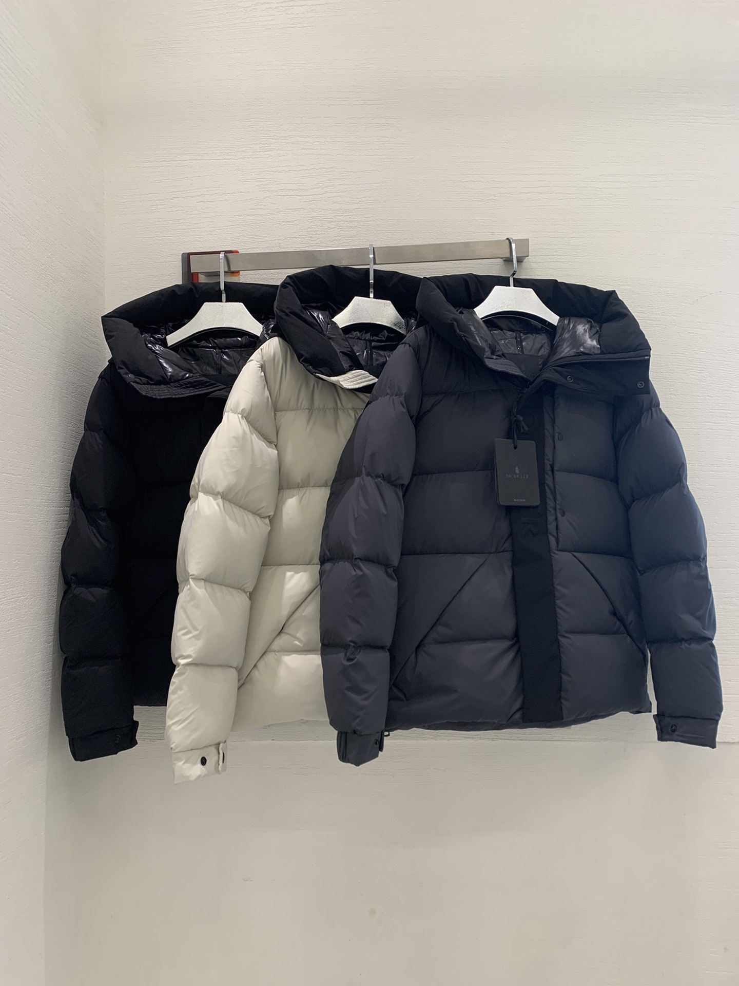 モンクレール「Moncler」パッチワーク フード付きダウンジャケット