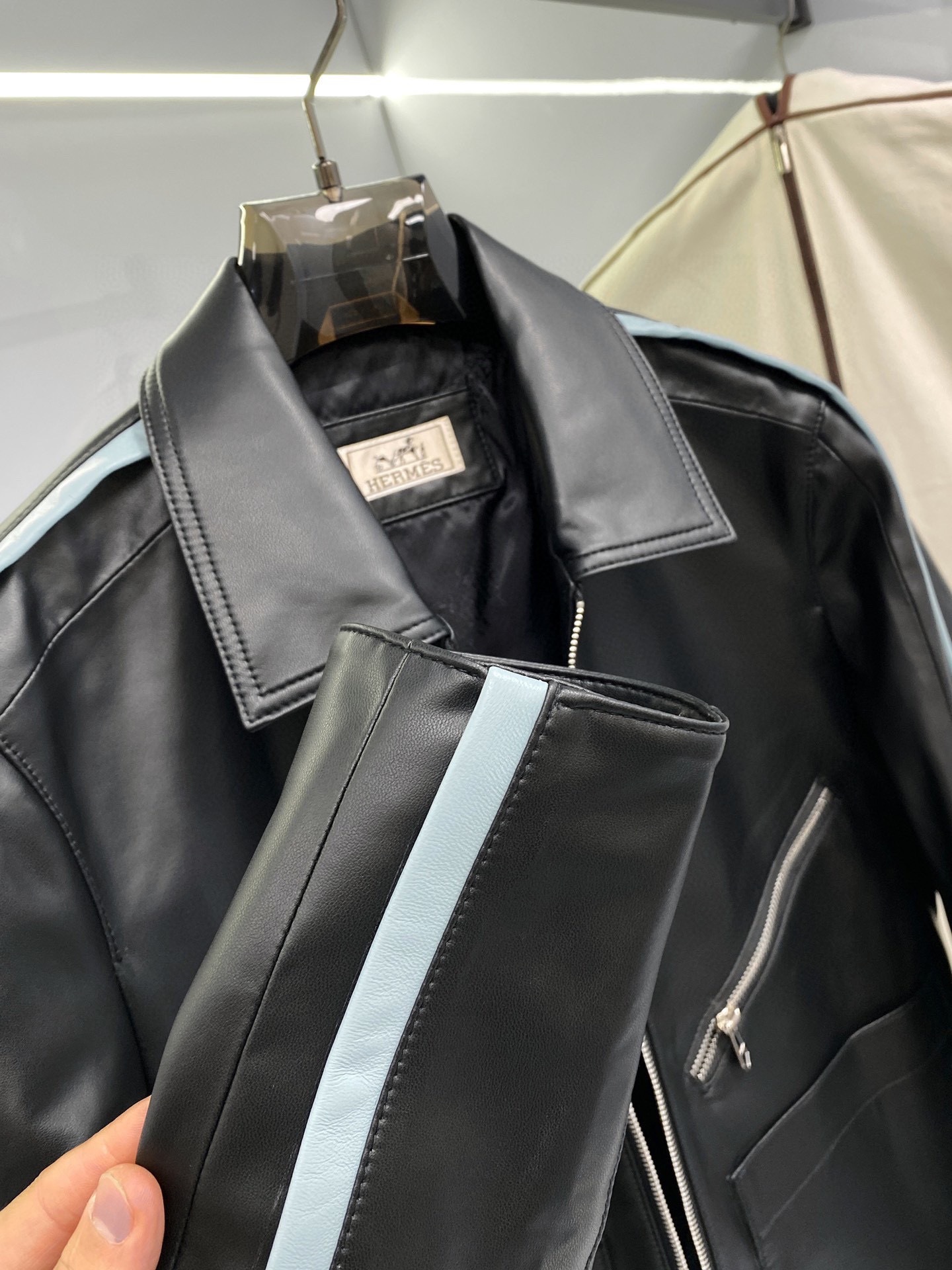 エルメス「Hermès」レザー&ファブリック パネル ジップ ジャケット