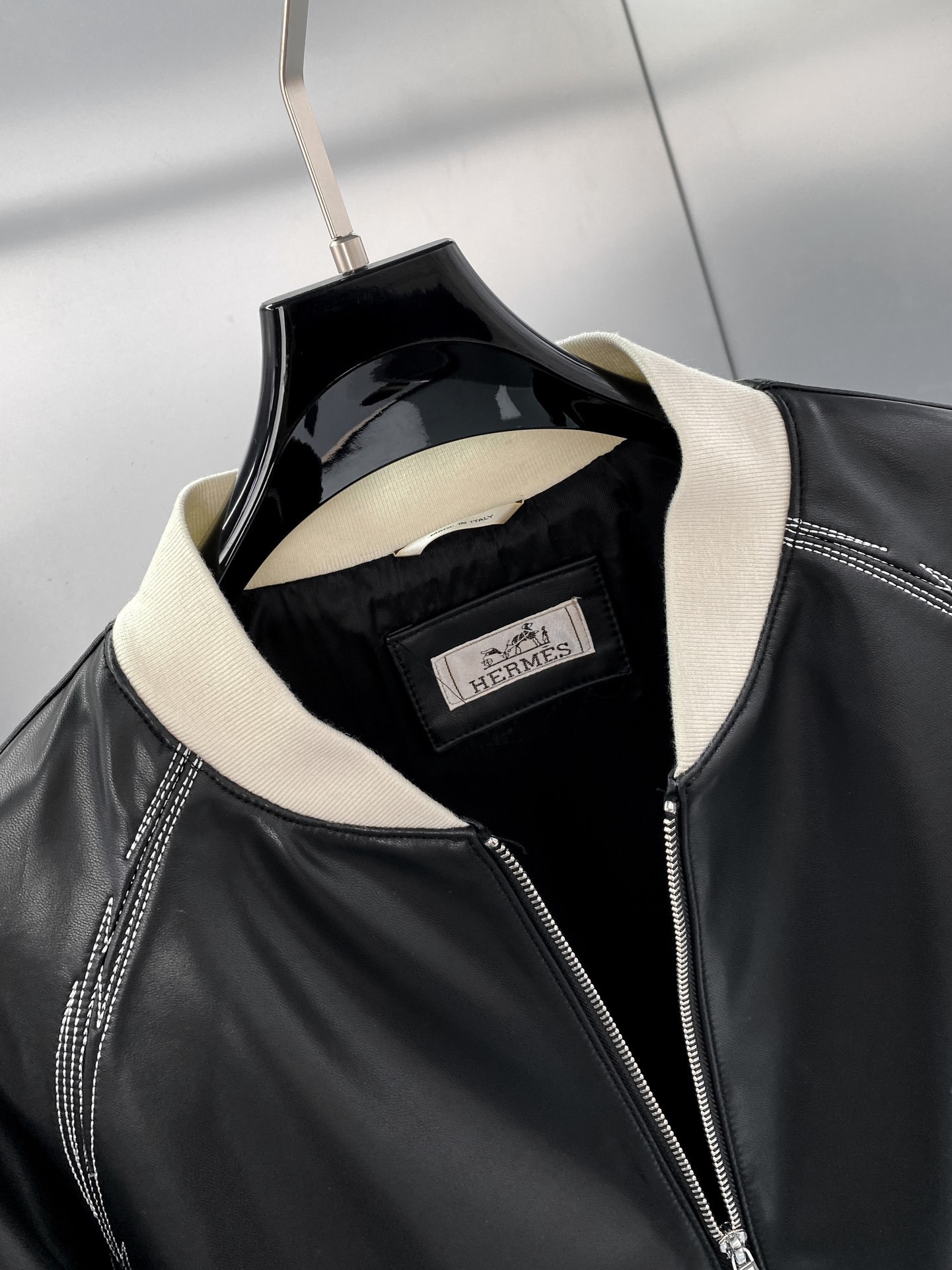 エルメス「Hermès」フード付きレザージャケット