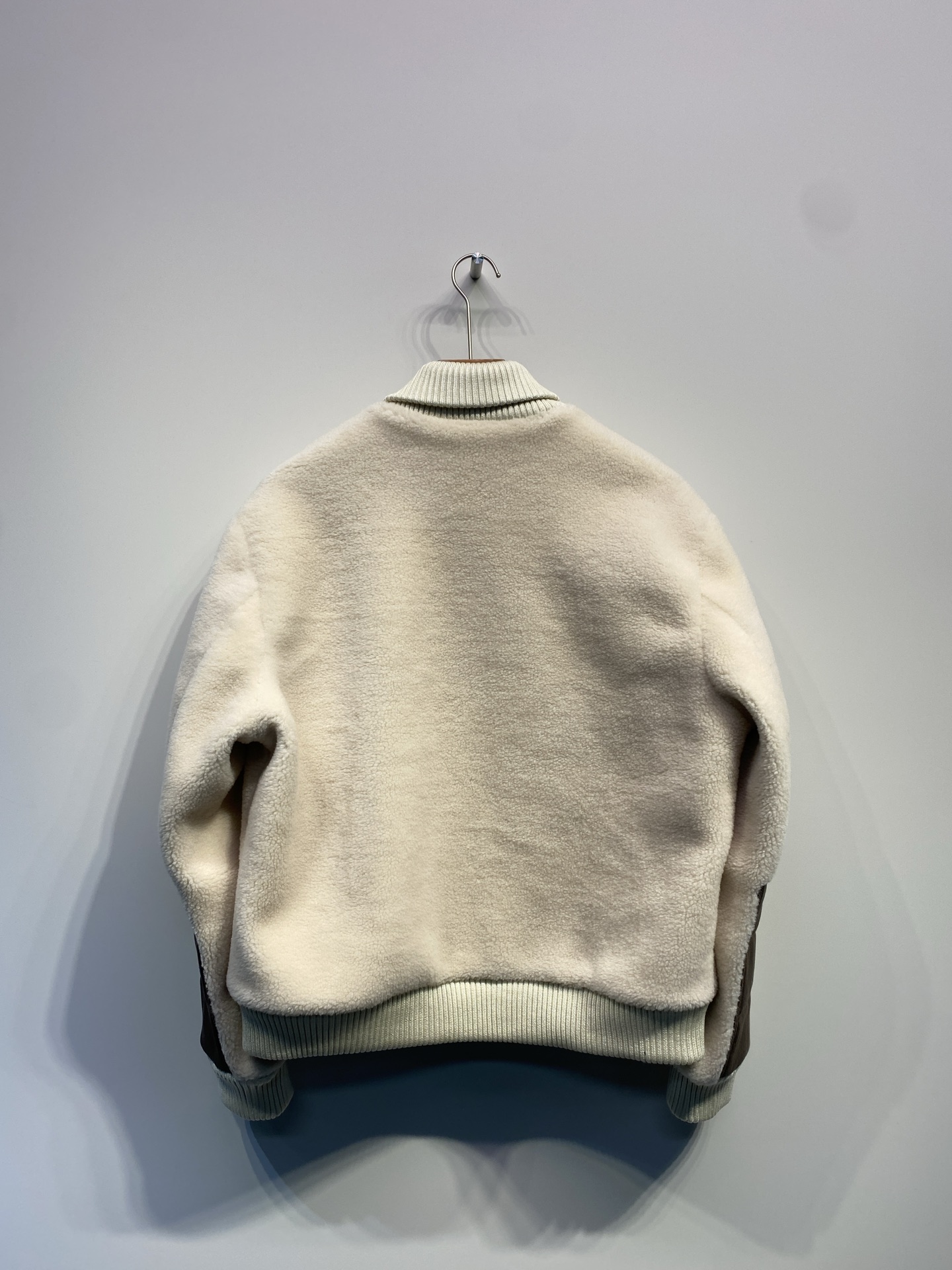 エルメス「Hermès」オートン/ウィンター ラムスウェード フード付きジャケット