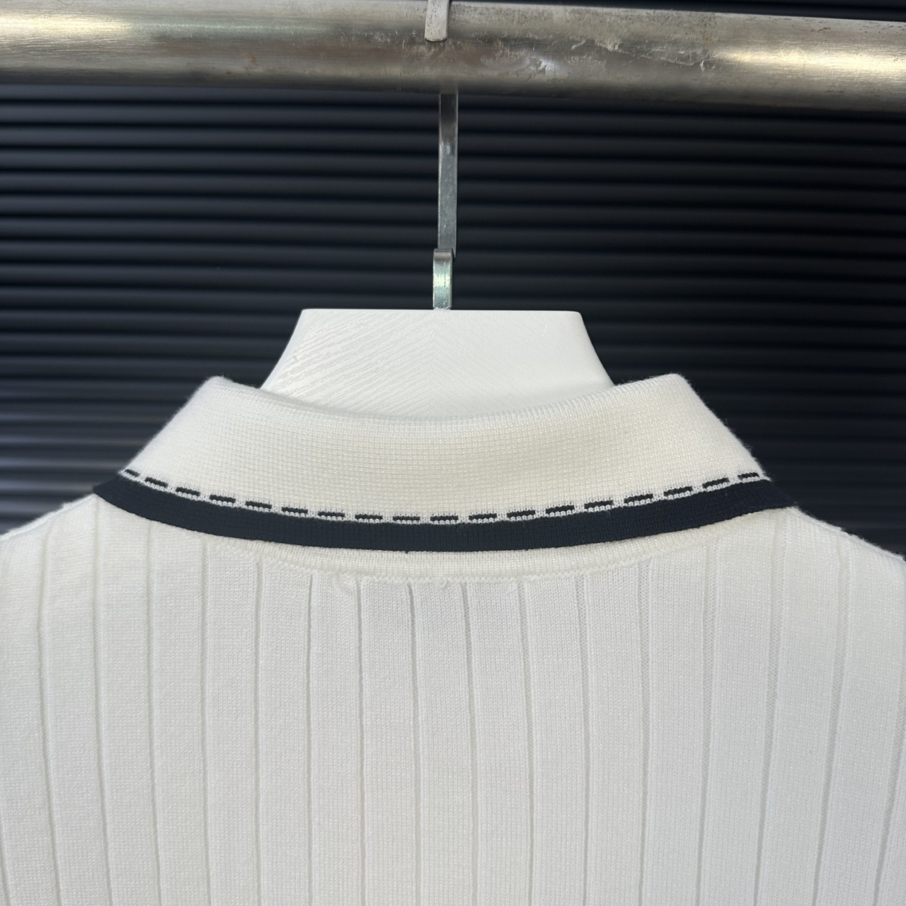 エルメス「Hermès」2025 オートン/ウィンター コントラストカラー ポロシャツ