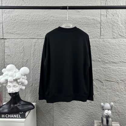 エルメス「Hermès」グラフィティ ホース プルオーバー スウェットシャツ