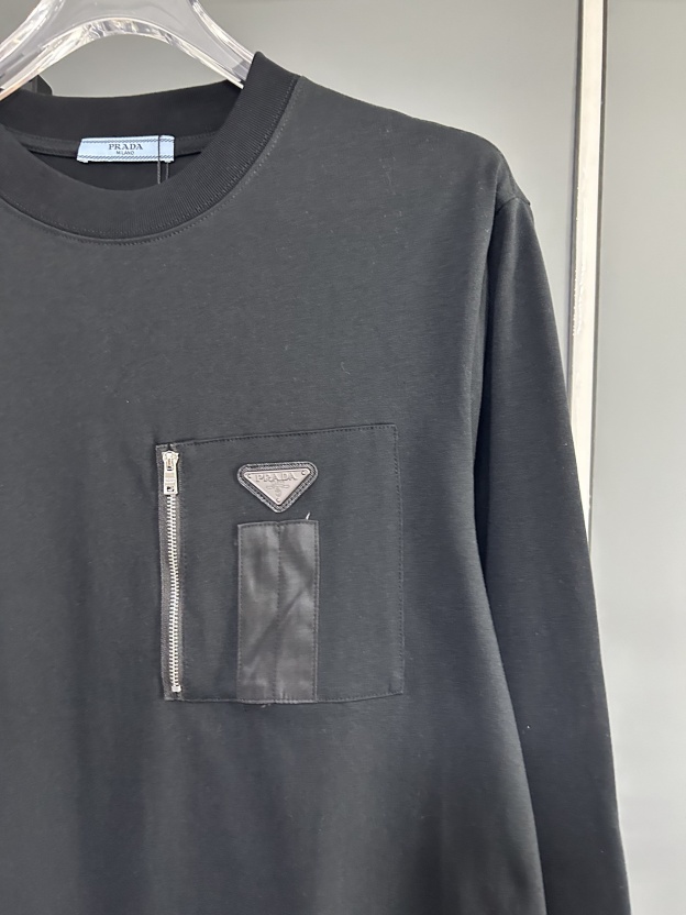プラダ「Prada」ジップポケット ロングスリーブ Tシャツ