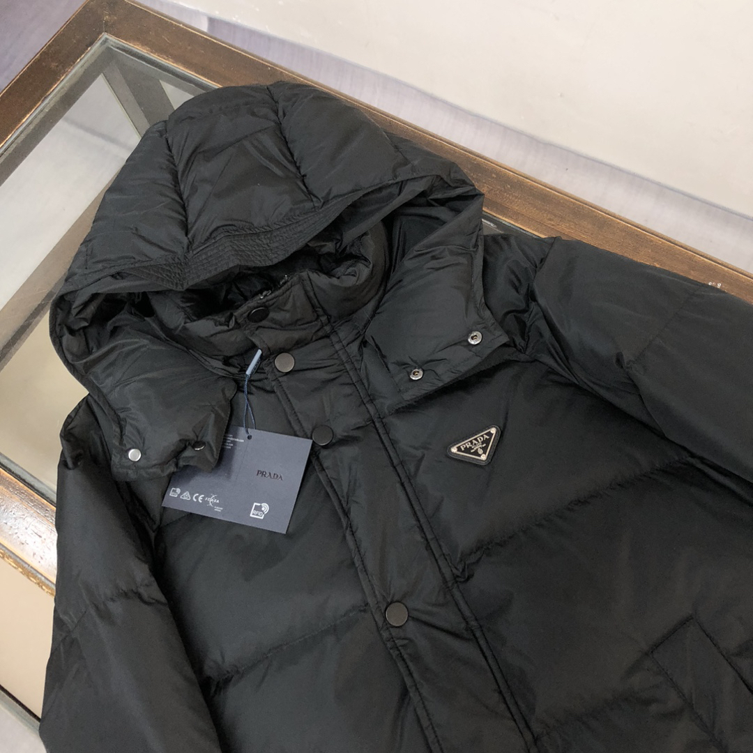 プラダ「Prada」ダウン ジャケット